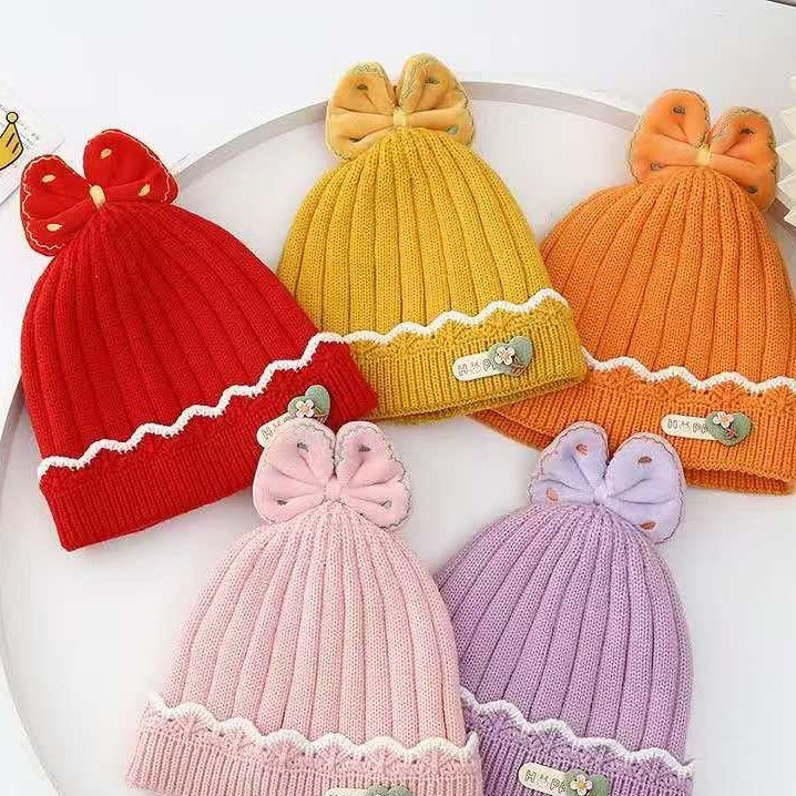 Woolen caps (Random Colour)