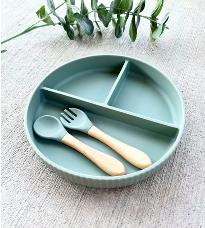 Silicone suction plate with spoon & fork - olive green